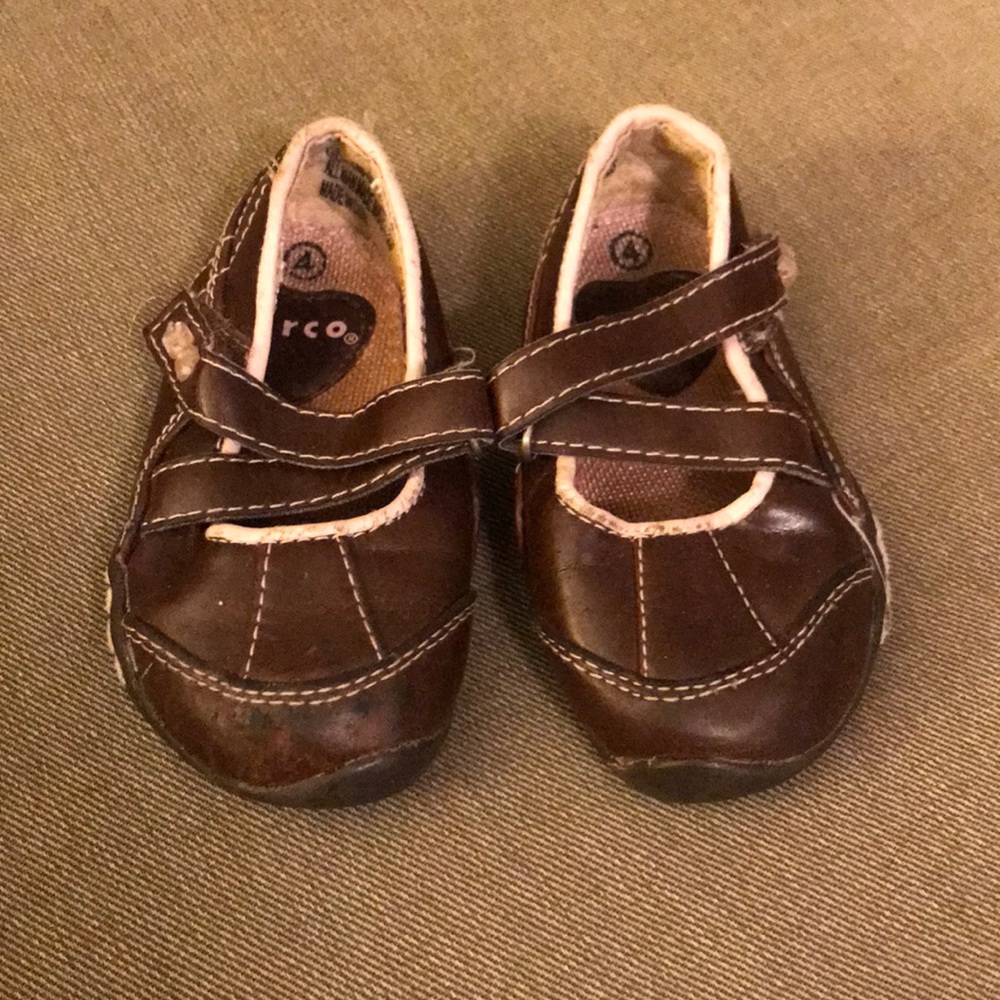 Brown circo baby shoes